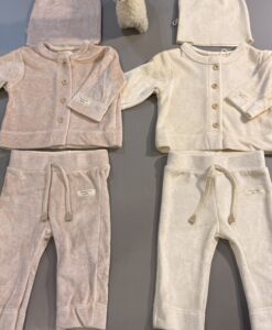 TWIN SET CON APERTURA FRONTALE